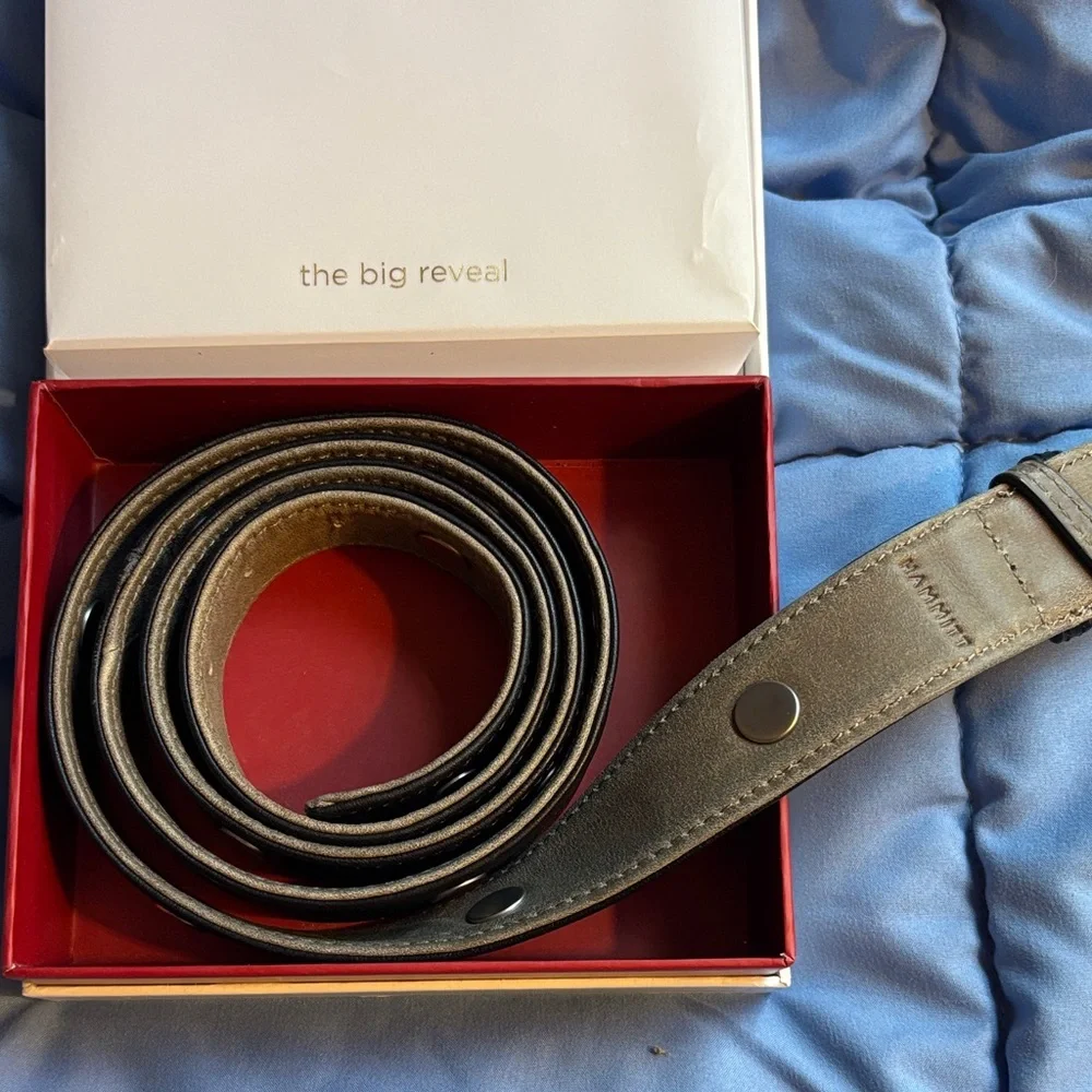 Hammitt reversible Black/ Pewter Leather Belt - Picture 2 of 4